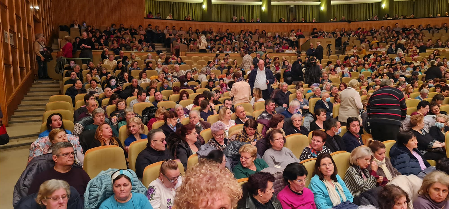 Gheorghe Turda, concert aniversar de excepție la Sala Radio. Ce cadou deosebit i-a făcut nepotul artistului, pe scenă. GALERIE FOTO