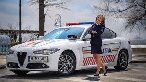 Mașina de 210 de cai putere a Poliției, implicată într-un accident pe ”Iuliu Maniu”! FOTO