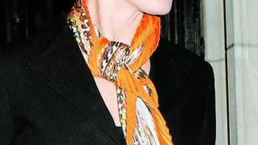 Catherine Zeta-Jones, internata la nebuni