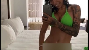 Ruby, imagine de infarct! Aproape goală, și-a tras în jos chiloțeii și… VIDEO