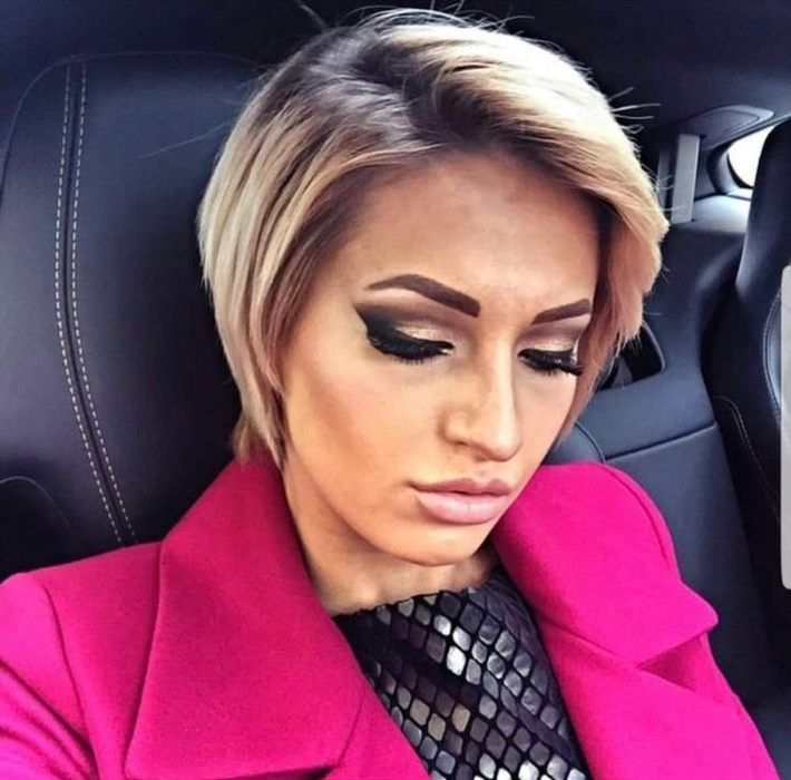 Iulia Sălăgean avea părul scurt și nu-și făcuse intervenții estetice
