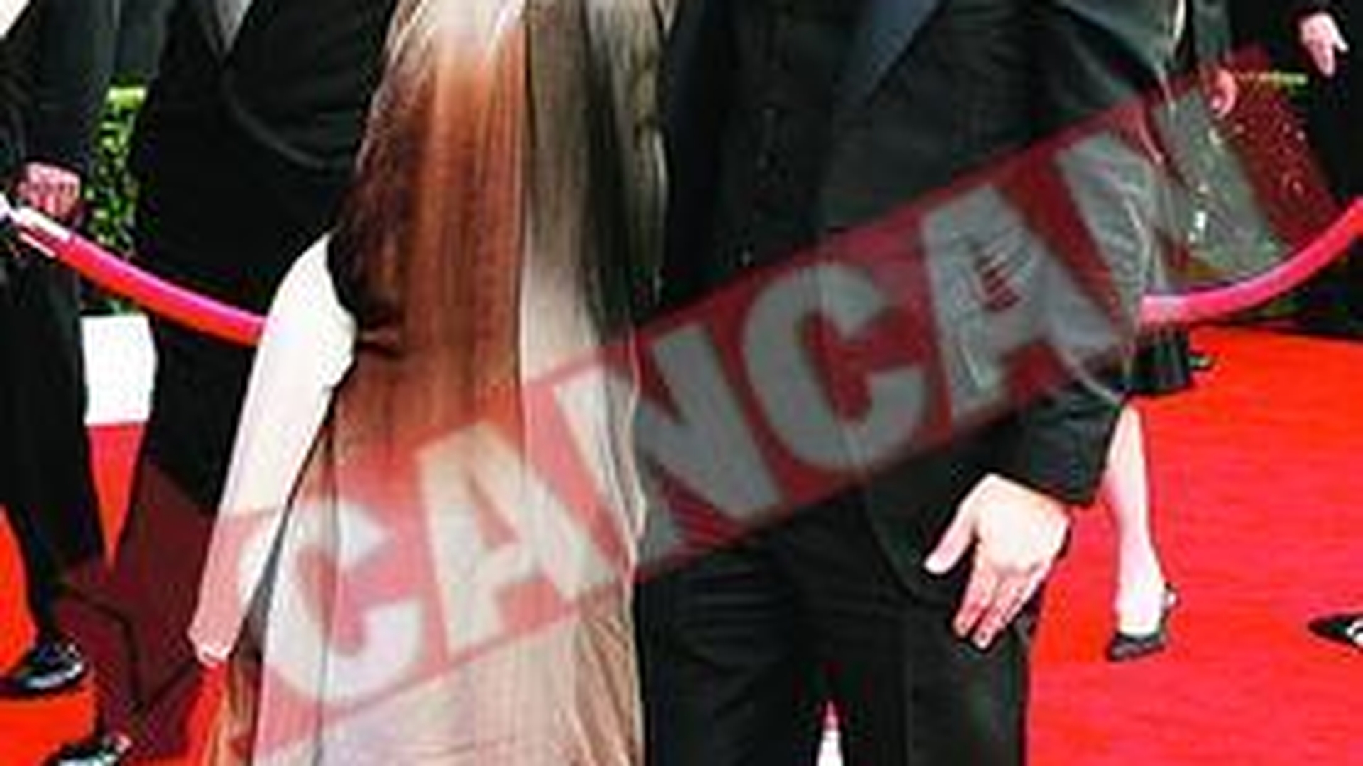 ANGELINA JOLIE, amenintata cu rapirea fiicei sale