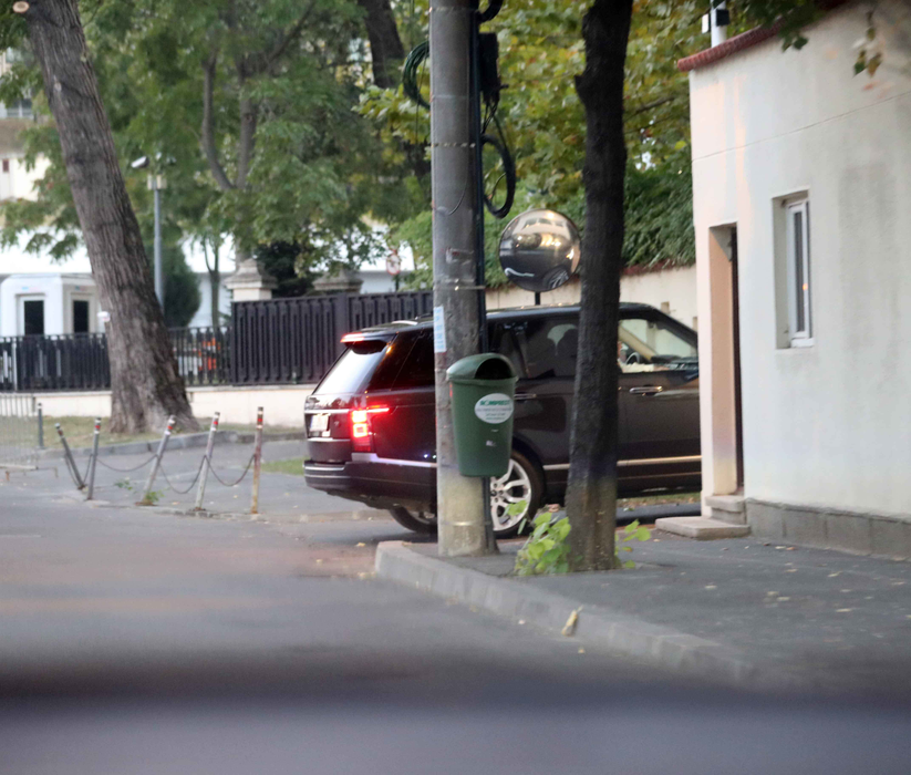Mugur Isărescu deţine un pachet salarial de invidiat