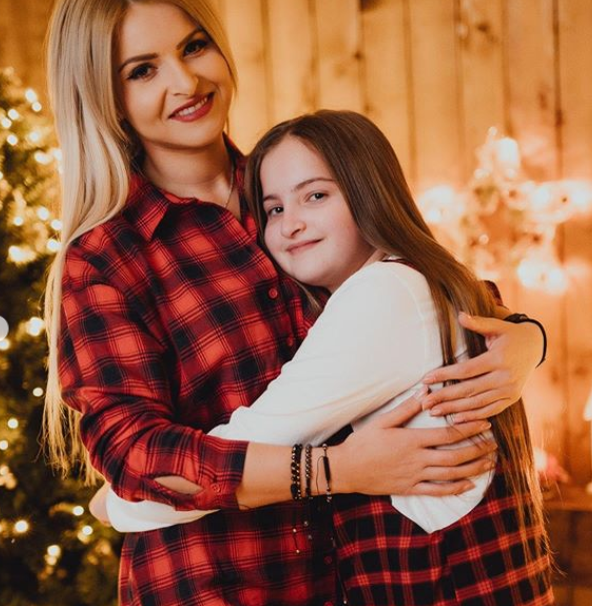 Secretul sexy blondinei de la Gospodar fără pereche: ”Par surori!” + Galerie foto incendiară