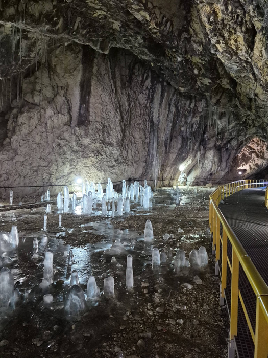 Sursa foto: Facebook Peştera Ialomiţei - Bucegi