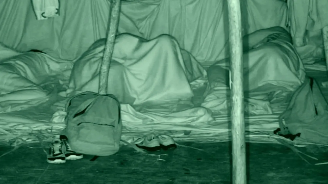 Cum fac dragoste concurenții de la Survivor, de fapt: Unii au interacționat cu ei înșiși! Ce se întâmplă când se opresc camerele de filmat