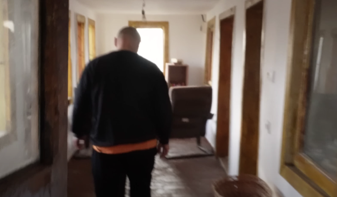 Puya și-a prezentat casa din Capitală/ Sursa foto: Captură Youtube