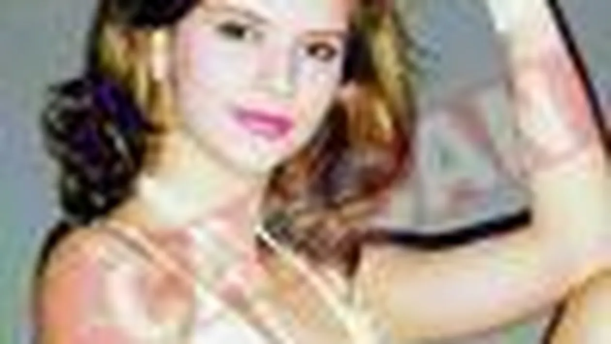 Fosta dansatoare a Andrei i-a luat mintile lui Paszkany