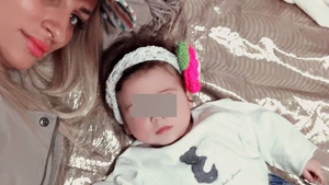 SÂNZIANA BURUIANĂ se pregăteşte de botez! Câţi invitaţi o să aibă blonda şi cine nu va fi alături de ea