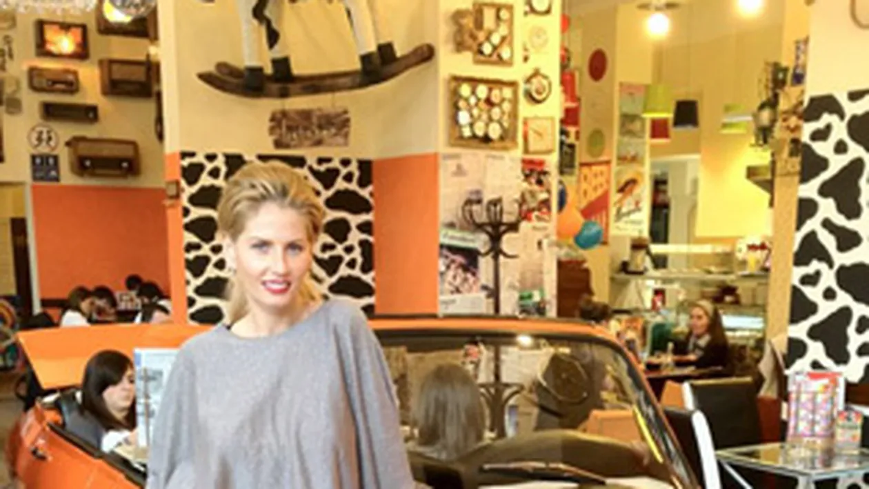 Andreea Banica a baut lapte batut intr-o decapotabila! Vezi de ce masina s-a indragostit cantareata!