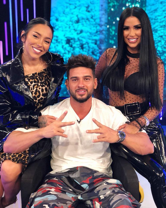 Ce operații estetice are Daniela Crudu! Nu mai arată ca acum 9 ani când a devenit asistenta matinalilor de la Antena 1