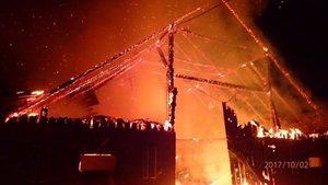 Reglare de conturi cu două ferme incendiate! Primarul implicat a fost reținut