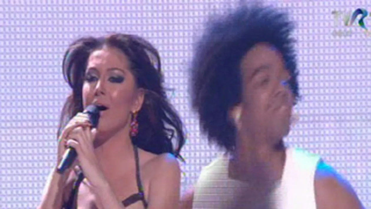 VIDEO Elena de la Mandinga le-a aratat in direct colegilor ca nu ii merge casca! Am fost sabotati in semifinala?