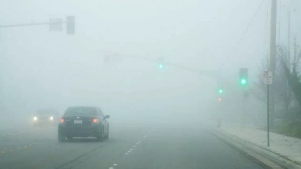Infotrafic: Ceață densă pe autostrada Sibiu-Deva. Vizibilitatea a scăzut sub 50 de metri