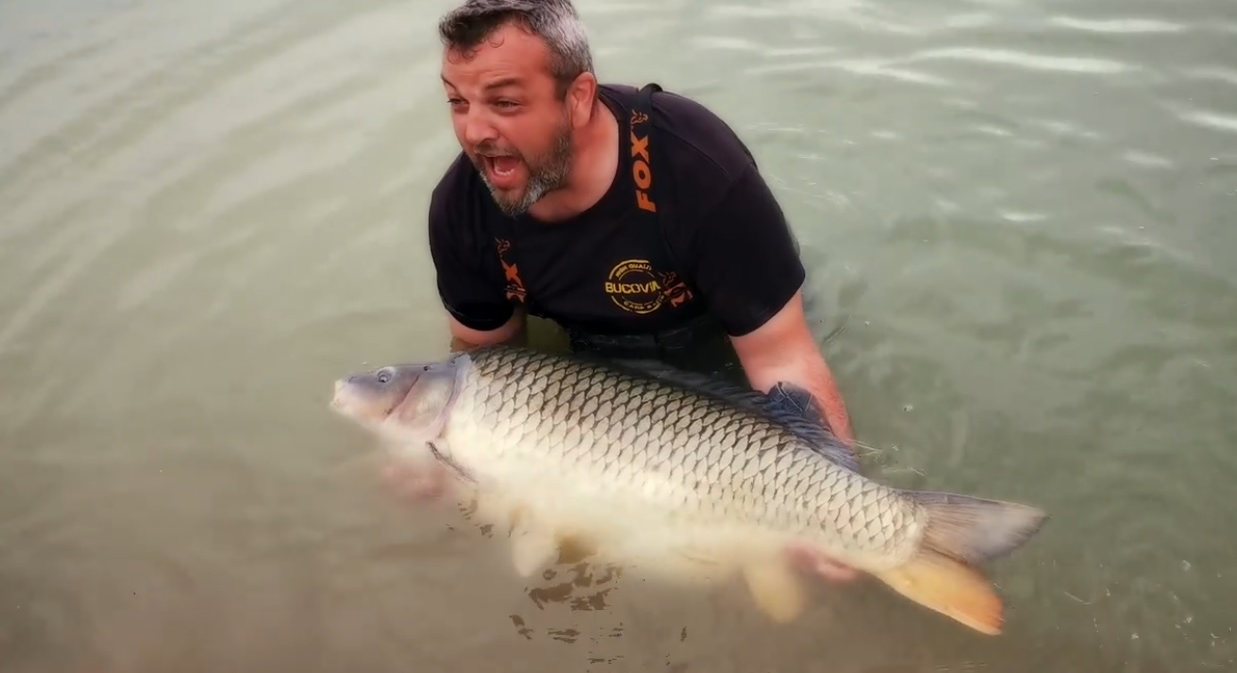 Puiu Savastre și uriașul crap de 33,9 kilograme