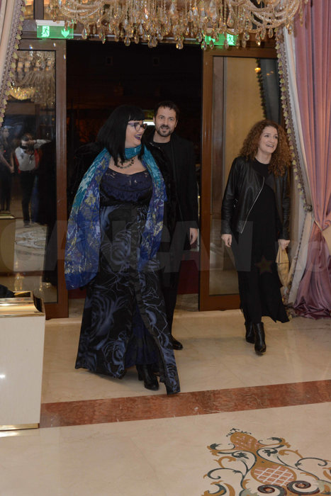 OZANA BARABANCEA a pierdut lupta cu kilogramele în plus! Deşi vara trecută reuşise să mai slăbească, acum nu o mai încap hainele