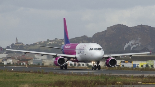 Un bărbat și-a ratat vacanța din cauza unui SMS. Ce a pățit românul, înainte de urca în avion