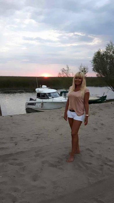 Primele imagini cu noul iubit al Elenei Udrea. S-a combinat cu un donjuan monden! Fost model în echipa lui Cătălin Botezatu, Adrian Alexandrov a curtat-o toată vara pe ex-consiliera prezidenţială