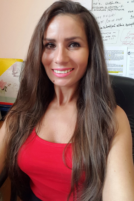 Daniela Ploia, una dintre cele mai talentate cântărețe de muzică populară din zona Banatului