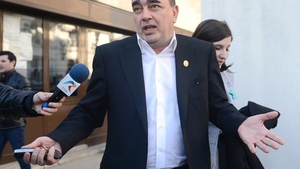 Au ”spart” nunta la ora 3.00 dimineaţa. Singurele filmări cu GIGInerică Neţoiu şi mireasa-manechin!