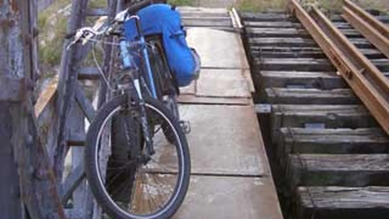 Un biciclist a fost accidentat mortal de un tren personal!