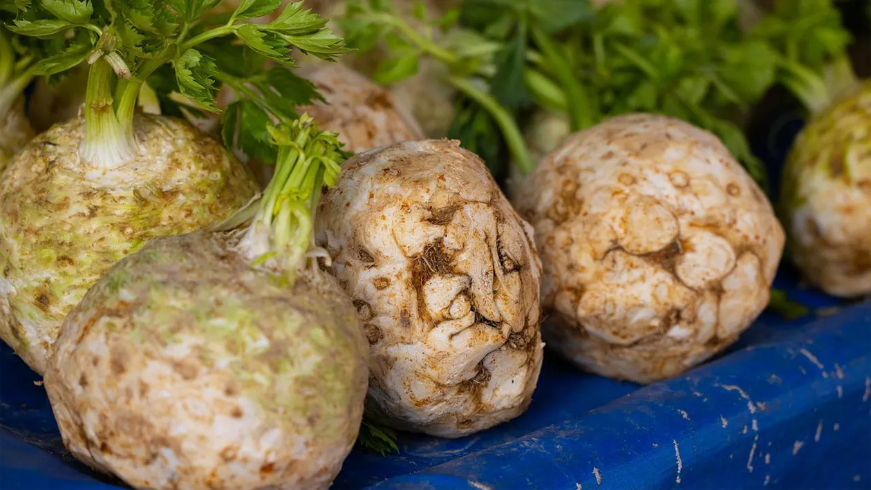 Ce se întâmplă dacă mănânci țelină timp de 7 zile. Cele 6 consecințe benefice complet neașteptate