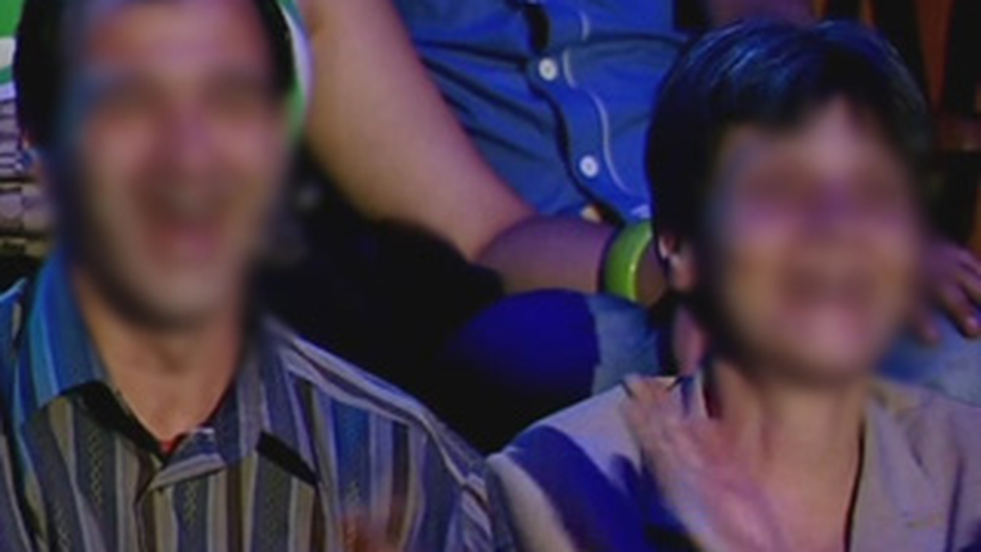 Imagini infioratoare de la "Romanii au talent"! Un concurent si doua persoane din public au dat fiori telespectatorilor - Cameramanul ar trebui sanctionat pentru aceste cadre