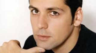 Stefan Banica lanseaza piesa "Cantec pentru Violeta" pe noul sau album! Asculta aici melodia pe care i-o dedica fiicei lui!
