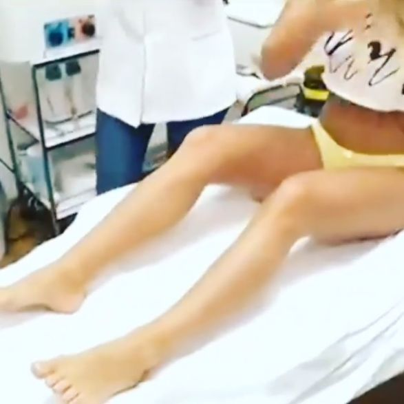 Ana Maria Mocanu și-a dat pantalonii jos, s-a aplecat și a început să facă asta! I-a lăsat mască pe toți