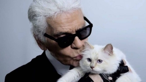 Pisica lui Karl Lagerfeld, ”în doliu”. Choupette le-a "mulțumit" fanilor pe Instagram