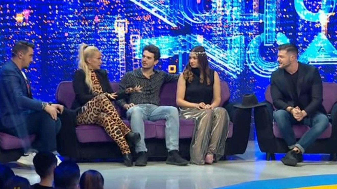 Victor Slav, provocat de Bursucu să răspundă la o întrebare intimă despre Anda Adam. Prezentatorul TV a răbufnit: “Să te controlezi”