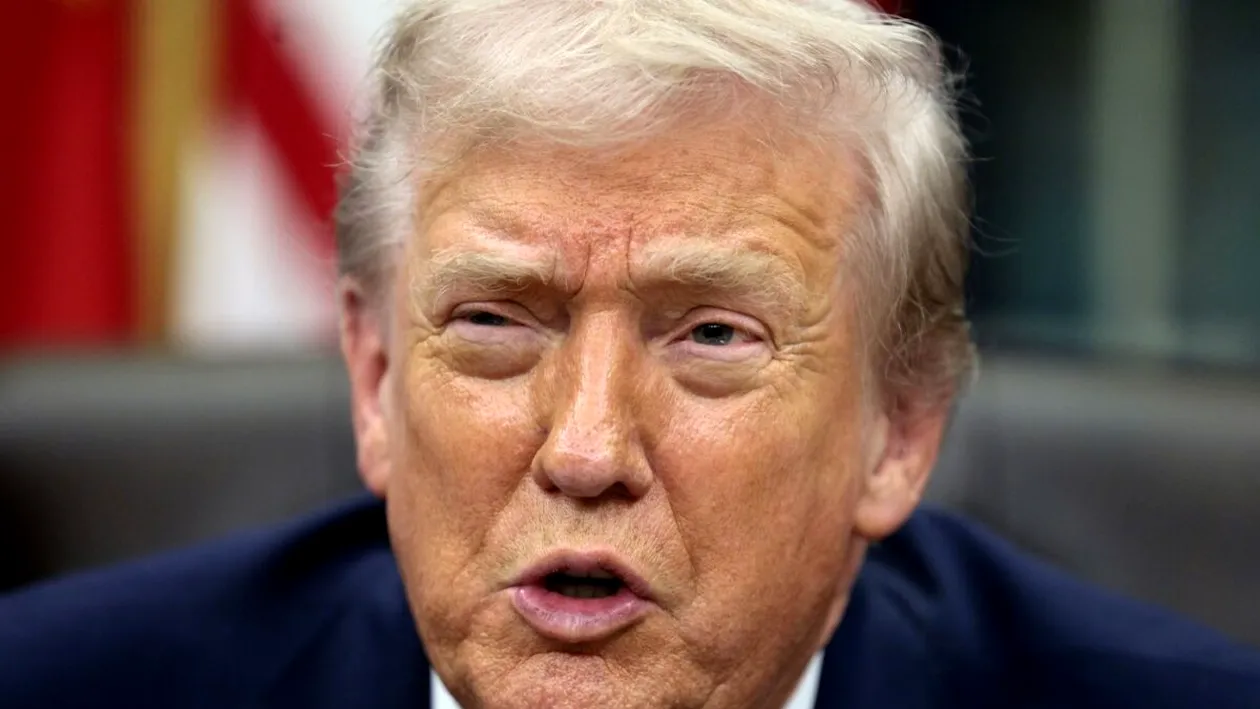 Donald Trump, o nouă apariție îngrijorătoare! Ce au observat jurnaliștii pe mâna lui? Casa Albă vine cu explicații