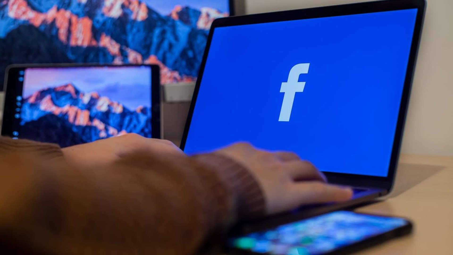 Decizie radicală! Facebook își schimbă numele în Meta. „Este următoarea frontieră”
