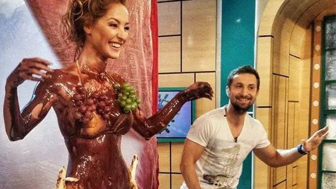Au apărut noi imagini cu FLAVIA MIHĂŞAN şi DANI OŢIL! În ce ipostaze au fost surprinşi