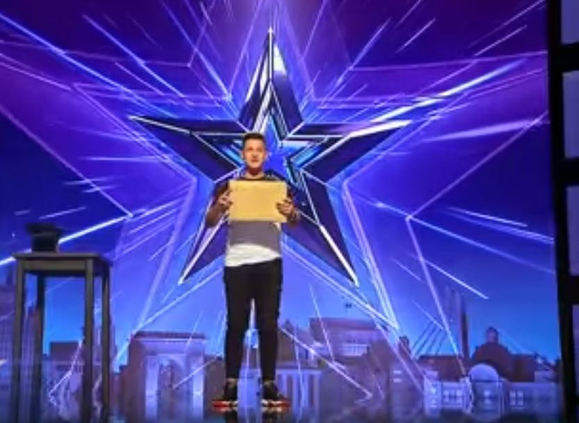 El este puștiul care i-a lăsat mască pe jurații de la ”Românii au talent”