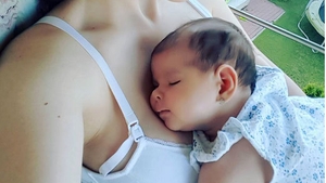 Cristina Şişcanu, fotografie emoţionantă cu micuţa Petra! Ce i-au spus prietenii...îl implică pe Mădălin Ionescu