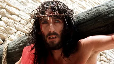 BLESTEMUL pe care il traieste actorul din filmul Iisus din Nazareth! Cum arata acum, la 38 de ani distanta