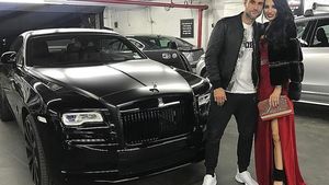 Cum l-a aşteptat ANDREEA SASU pe iubitul ei, PHILIPP PLEIN, de ziua lui! Fotografia din dormitor a stârnit imaginaţia bărbaţilor