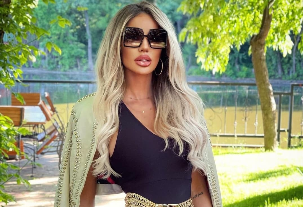 Bianca Drăgușanu, sexy ca întotdeauna