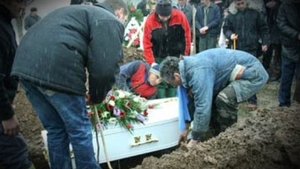 A deschis ochii în timp ce se pregăteau să o bage în groapă! Care au fost primele ei cuvinte
