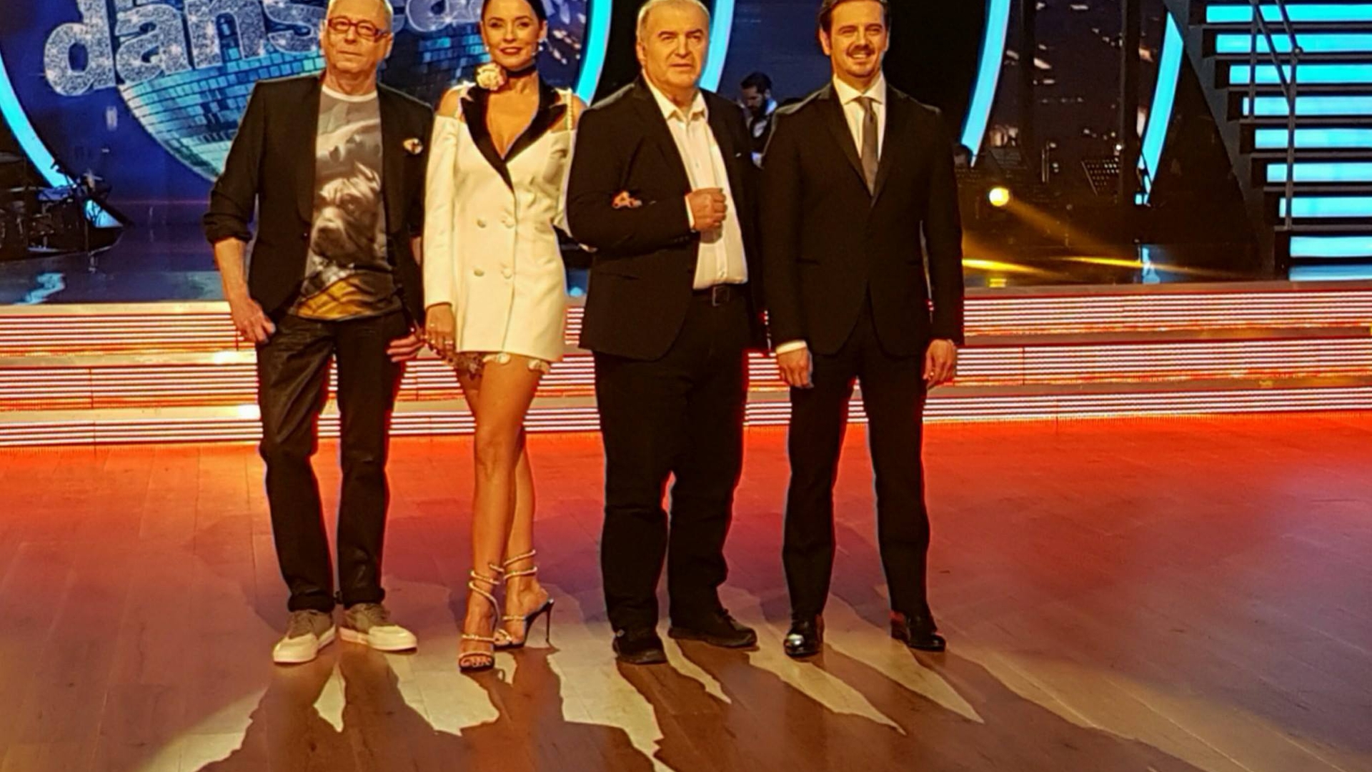 Informaţii exclusive confirmă de ce, deşi se urăsc de moarte, au bătut un pas în retragere. De ce Mihaela Rădulescu nu a mai atacat-o pe Andreea Marin în “Uite cine dansează”! Motivul este tare de tot!