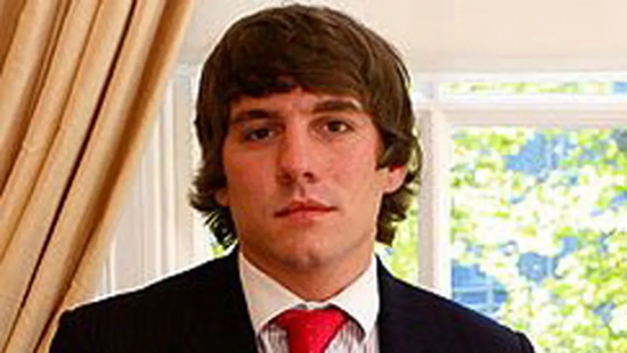 Aproape un necunoscut in Romania, dar i-a fascinat deja pe straini! Principele Nicolae, nepotul regelui Mihai, ocupa locul 2 intre cei mai sexy tineri mostenitori de tron!