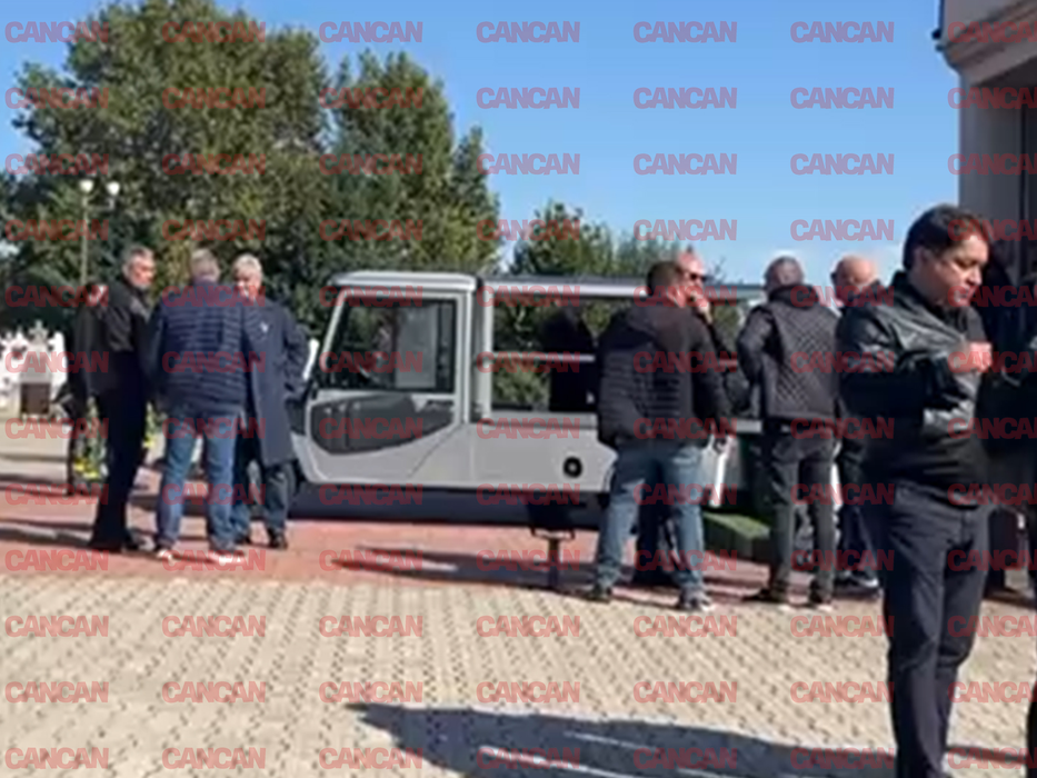 Prietenii și apropiații își iau rămas bun de la membrul trupei Direcția 5