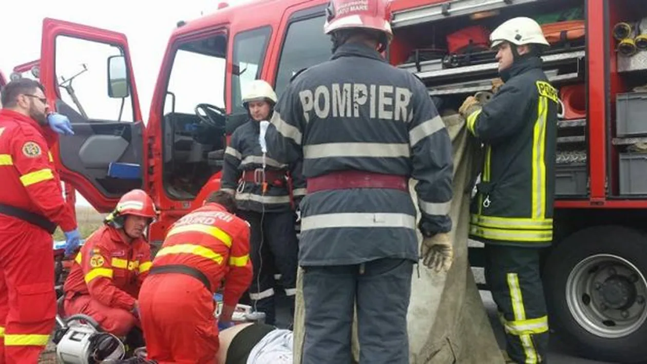 Un bărbat de 74 de ani, accidentat pe o trecere de pietoni, în Capitală. Medicii îl resuscitează