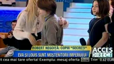 VIDEO L-a facut pe Botezatu! A pupat-o pe buze pe Simona Gherghe!