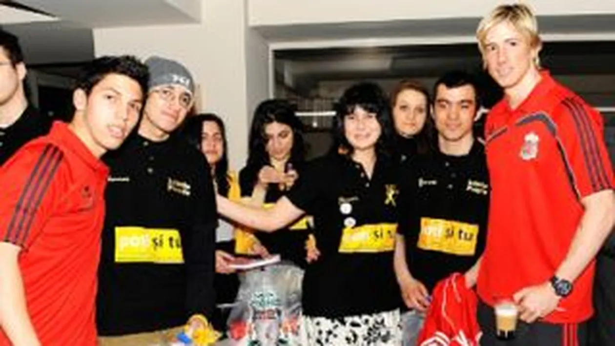 Un copil cu tumora pe creier a calatorit 500 de km pentru a se intilni cu idolul sau, Gerrard