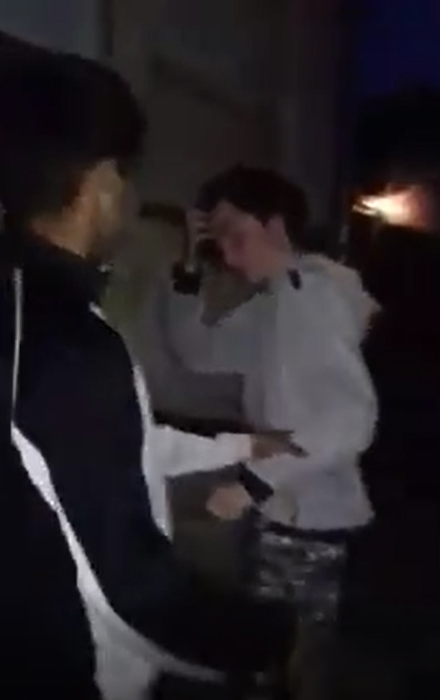 Copilul a fost bătut cu bestialitate și filmat de agresorii săi