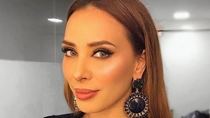 Iulia Vântur a lăsat ruşinea deoparte şi a cântat în română! Cum sună melodiile interpretate de vedetă