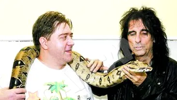 Alice Cooper s-a indragostit de Hug