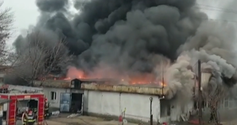 Incendiu puternic pe Iuliu Maniu din București. 8 autospeciale au intervenit pentru stingerea flăcărilor